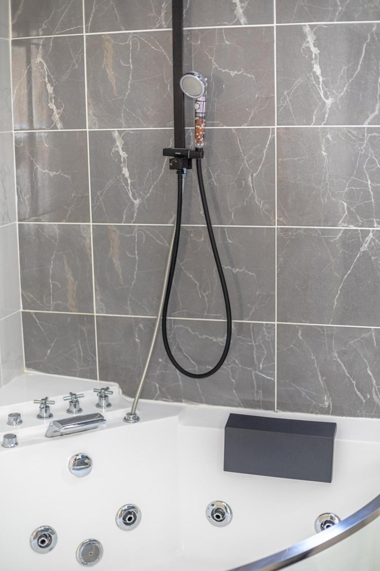 Jacuzzi Terrasse Centre Narbonne Apartment Ngoại thất bức ảnh